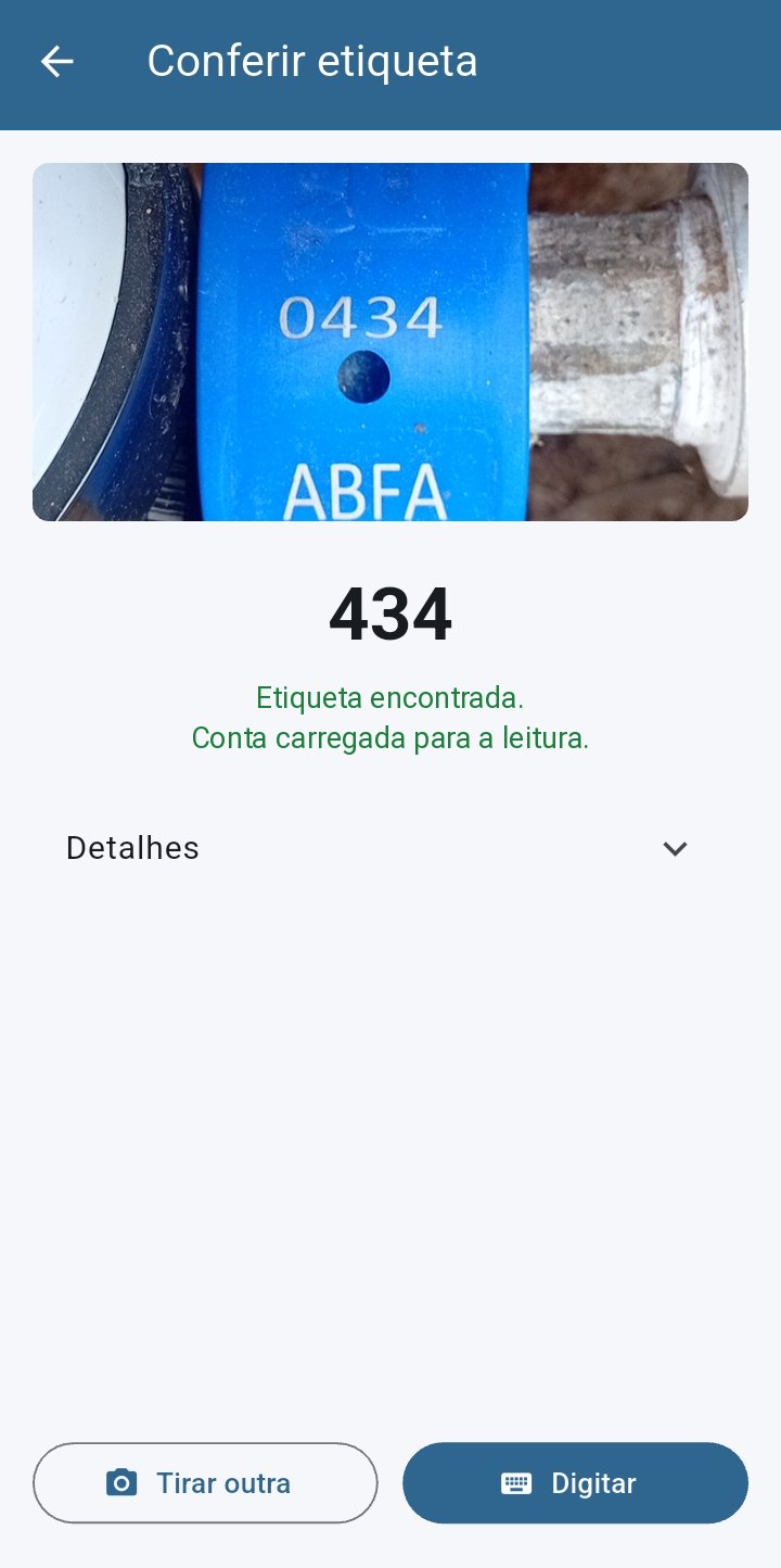 Leitura da etiqueta do hidrômetro por foto no app Collettore: o número 434 é reconhecido e a conta é encontrada